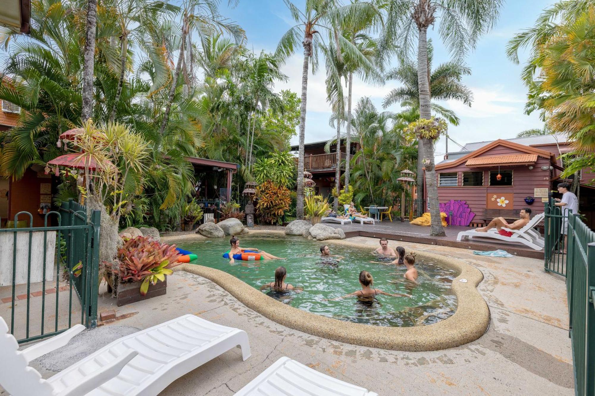 Travellers Oasis Pansiyon Cairns Dış mekan fotoğraf