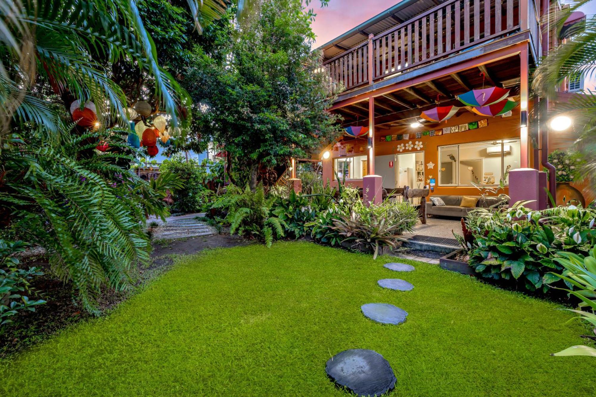 Travellers Oasis Pansiyon Cairns Dış mekan fotoğraf